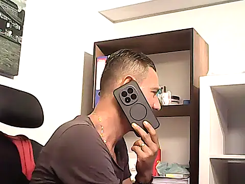 mastercharisma35 现场XXX  聊天
