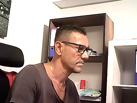 Show modela mastercharisma35 na web-kameri