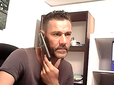הופעת וובקאם של mastercharisma35