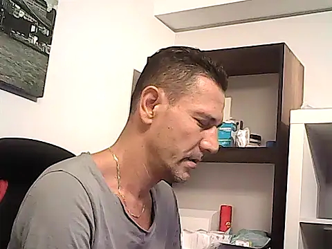 mastercharisma35 Adlı Modelin Web Kamerası Şovu
