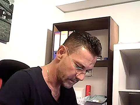 mastercharisma35 Show in webcam