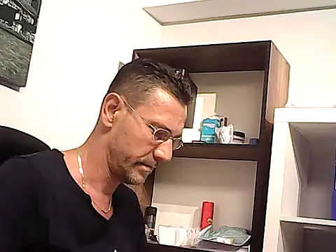mastercharisma35's Live XXX Chat