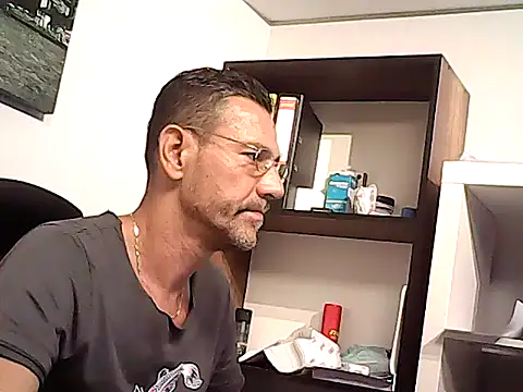Chat +18 de mastercharisma35 ao vivo