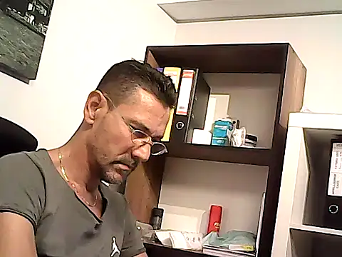mastercharisma35 Show in webcam