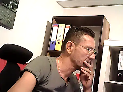 mastercharisma35 Adlı Modelin Web Kamerası Şovu