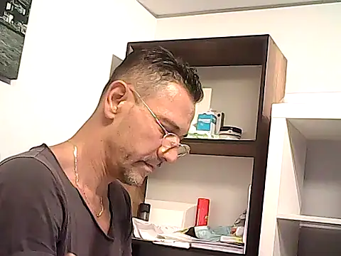 mastercharisma35 Adlı Modelin Web Kamerası Şovu