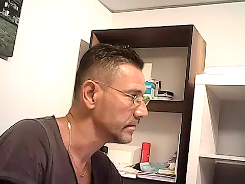 mastercharisma35's Webcam Show