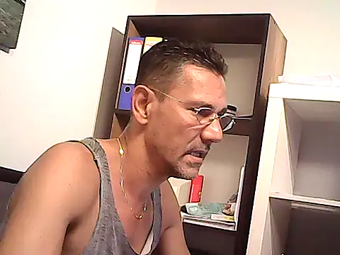 mastercharisma35 Adlı Modelin Web Kamerası Şovu