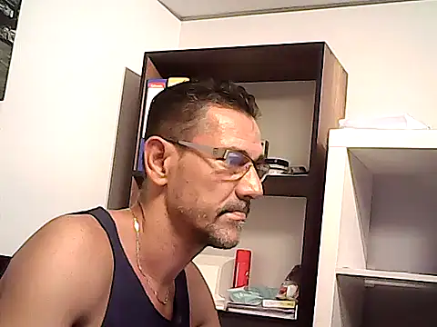 mastercharisma35's Webcam Show