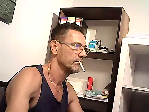 mastercharisma35 Show in webcam