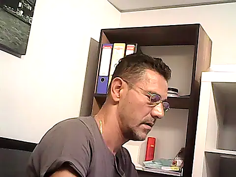 mastercharisma35 Adlı Modelin Web Kamerası Şovu
