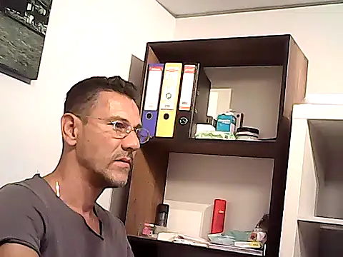 mastercharisma35 Adlı Modelin Web Kamerası Şovu