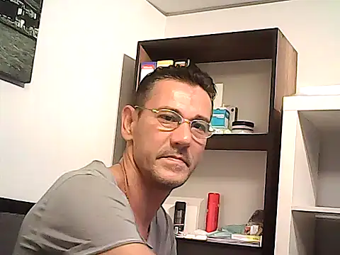 Pokazy przed kamerką – mastercharisma35