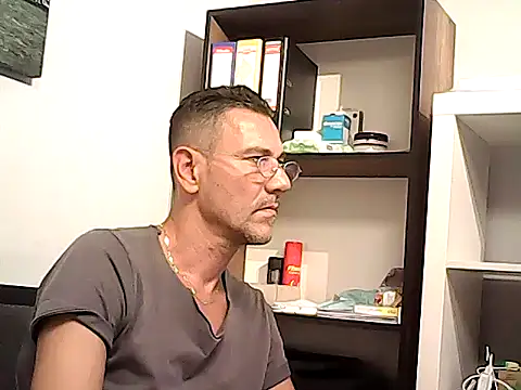 mastercharisma35 Adlı Modelin Web Kamerası Şovu