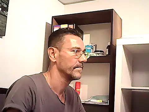 Pokazy przed kamerką – mastercharisma35