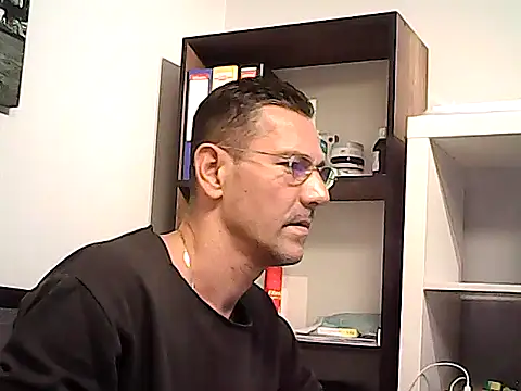 Show modela mastercharisma35 na web-kameri
