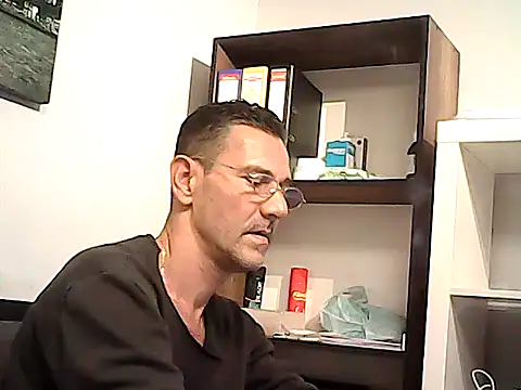 Pokazy przed kamerką – mastercharisma35