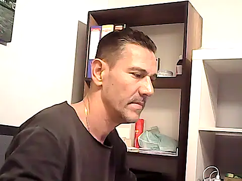 Show de mastercharisma35 na webcam