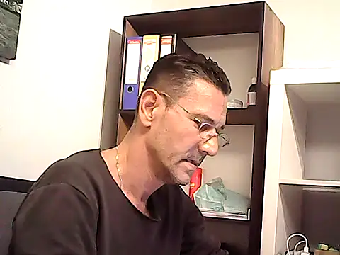 mastercharisma35 Show in webcam