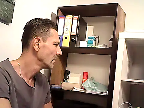 Pokazy przed kamerką – mastercharisma35