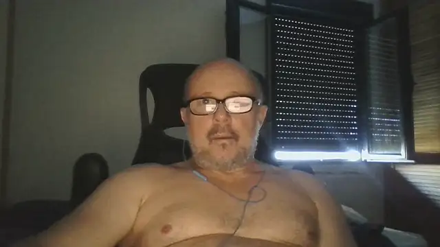 desubikao62 Show in webcam
