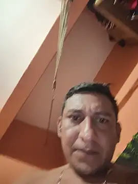 Albertmarc2: διαδικτυακό σόου στην κάμερα