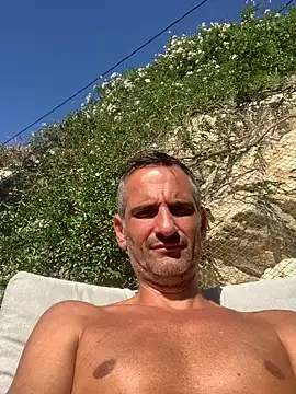mika13113: διαδικτυακό σόου στην κάμερα