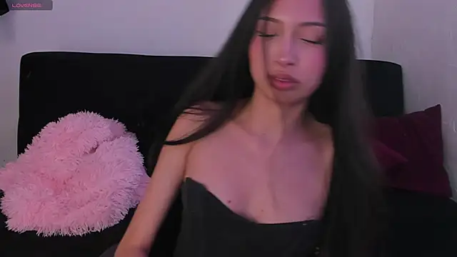 Britney_Rose Adlı Modelin Canlı XXX Sohbeti