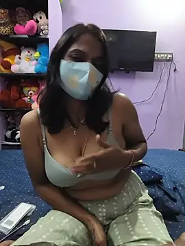 Show modela Tamil_Ishu na web-kameri