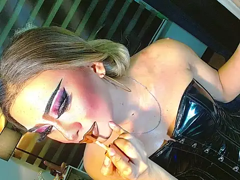 HOLLYWOOD_QUEEN_88 Pertunjukan Webcam