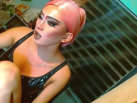 Pokazy przed kamerką – HOLLYWOOD_QUEEN_88