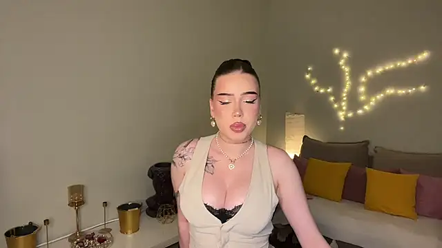 mistress_of_hearts' Live XXX Chat