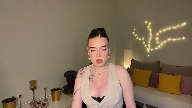 mistress_of_hearts' Live XXX Chat