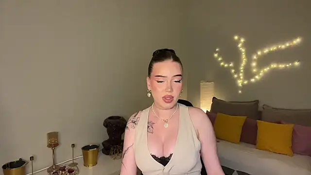 mistress_of_hearts' Live XXX Chat