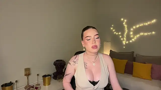 mistress_of_hearts' Live XXX Chat
