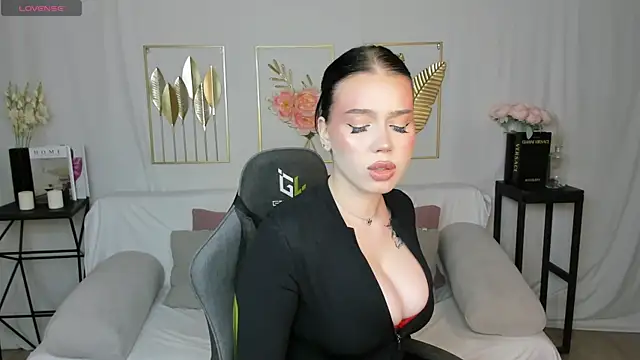 mistress_of_hearts Adlı Modelin Canlı XXX Sohbeti