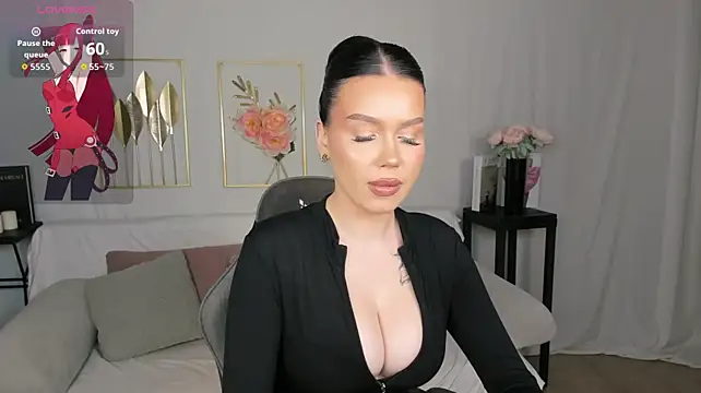 mistress_of_hearts' Live XXX Chat