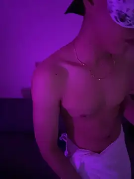 boyhigh1997 Show Webcam