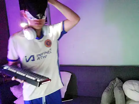 boyhigh1997 Show Webcam