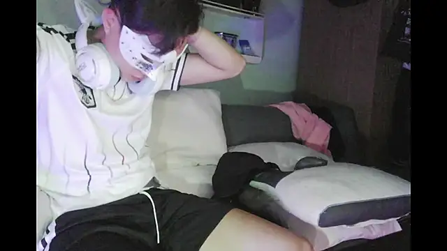 boyhigh1997 Show Webcam