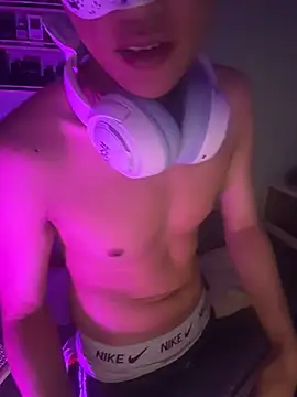 boyhigh1997 网络视讯表演