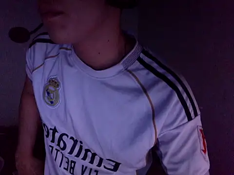 boyhigh1997 Show Webcam