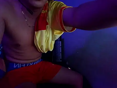 boyhigh1997 在線直播表演