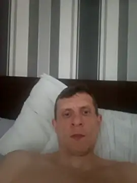 BigDmasked webcam show