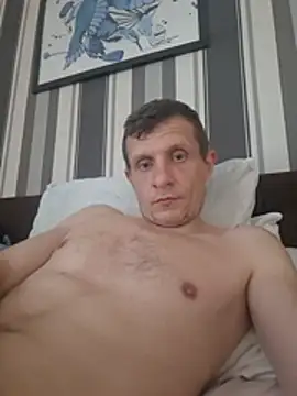 Show modela BigDmasked na web-kameri
