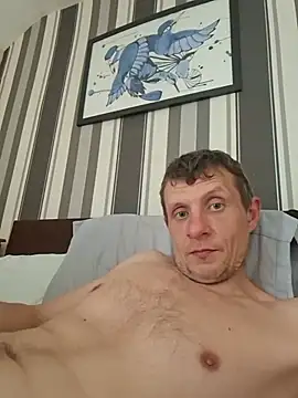 Pokazy przed kamerką – BigDmasked