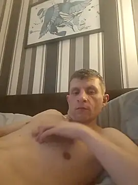 Pokazy przed kamerką – BigDmasked
