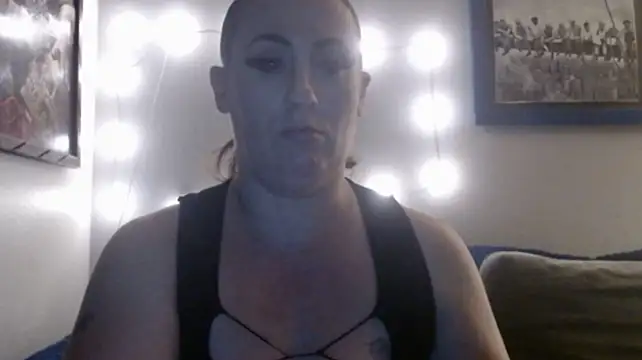 DaniCali8181 Show in webcam
