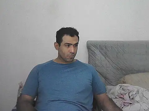 alphalatinobearx: διαδικτυακό σόου στην κάμερα
