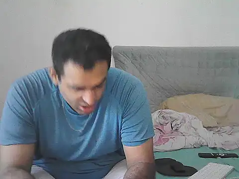 alphalatinobearx Show in webcam